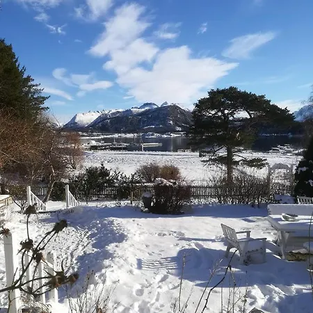 Solveigs Stue Guest house *